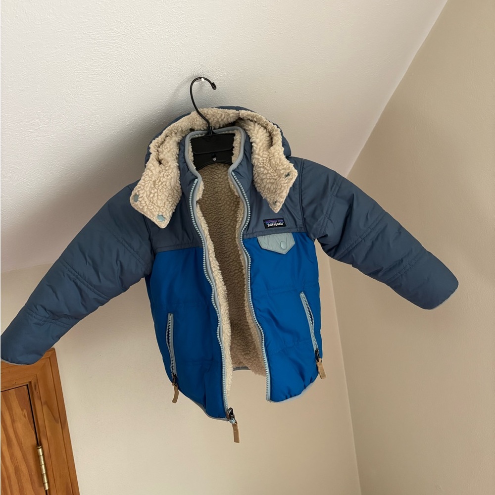Patagonia Cream and Blue Fleece Jacket LIKE NEW